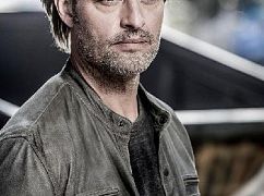 Colony: 2x10 The Garden of Beasts - zdjęcia promocyjne