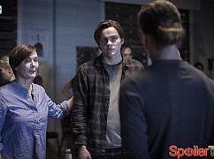 Colony: 2x11 Lost Boy - zdjęcia promocyjne