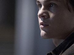 Colony: 2x11 Lost Boy - zdjęcia promocyjne