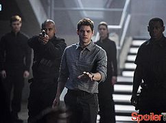 Supergirl: 2x16 Star-Crossed - zdjęcia promocyjne