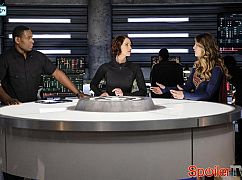 Supergirl: 2x16 Star-Crossed - zdjęcia promocyjne