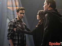 Supergirl: 2x16 Star-Crossed - zdjęcia promocyjne