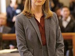 Trial & Error: 1x10 A Hostile Jury - zdjęcia promocyjne