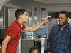 Czarno to widzę: 3x22 All Groan Up - zdjęcia promocyjne