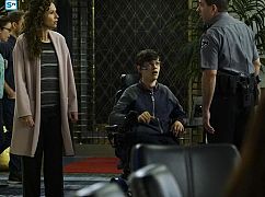 Speechless: 1x20 R-U-N--RUNAWAY - zdjęcia promocyjne