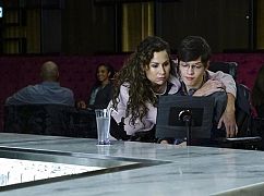 Speechless: 1x20 R-U-N--RUNAWAY - zdjęcia promocyjne