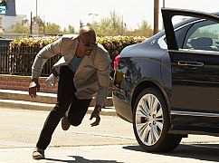 Rosewood: 2x22 Blistering Heat & Brotherly Love - zdjęcia promocyjne