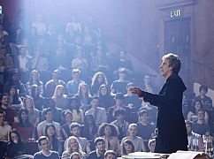 Doktor Who: 10x01 The Pilot - zdjęcia promocyjne