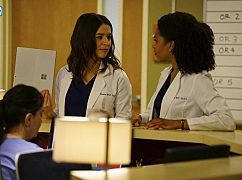 Chirurdzy: 13x22 Leave It Inside - zdjęcia promocyjne