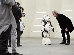 Doktor Who: 10x02 Smile - zdjęcia promocyjne