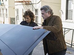 Uwikłana: 2x10 Whoever Fights Monsters - zdjęcia promocyjne