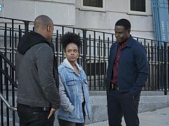 Uwikłana: 2x10 Whoever Fights Monsters - zdjęcia promocyjne