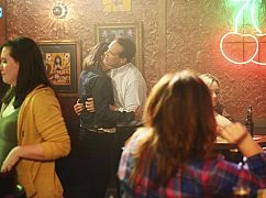 American Housewife: 1x22 Dude, Where's My Napkin? - zdjęcia promocyjne