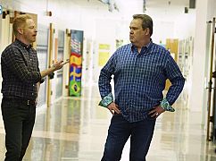 Współczesna rodzina: 8x22 The Graduates - zdjęcia promocyjne