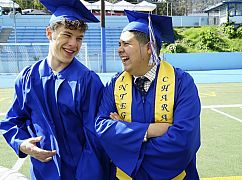 Współczesna rodzina: 8x22 The Graduates - zdjęcia promocyjne