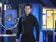 Supergirl: 2x20 City of Lost Children - zdjęcia promocyjne