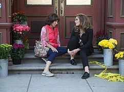 Great News: 1x06 Serial Arsonist - zdjęcia promocyjne