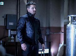Arrow: 5x21 Honor Thy Fathers - zdjęcia promocyjne