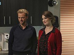 Great News: 1x07 The Red Door - zdjęcia promocyjne