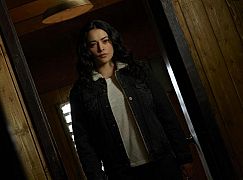 Zdjecia promocyjne obsady 1 sezonu serialu The Crossing