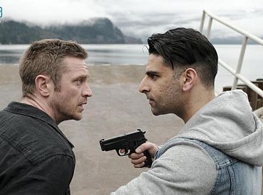 Paula Patton walczy, aby ocalić swoją rodzinę w zapowiedź thrillera ABC „Somehwere Between”