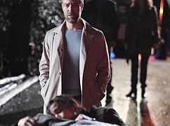 Somewhere Between: 1x01 „For One to Live” - zdjęcia promocyjne
