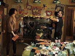 Somewhere Between: 1x01 „For One to Live” - zdjęcia promocyjne