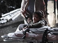 Somewhere Between: 1x01 „For One to Live” - zdjęcia promocyjne