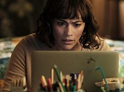 Somewhere Between: 1x01 „For One to Live” - zdjęcia promocyjne