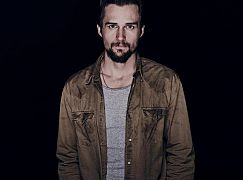 Zdjęcia promocyjne obsady 2 sezonu serialu Queen of the South