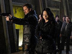 Dark Matter: 3x03 „Welcome To The Revolution” - zdjęcia promocyjne