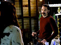 Wynonna Earp: 2x03 „Gonna Getcha Good” - zdjęcia promocyjne