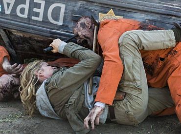 Klip z 3 sezonu „Fear the Walking Dead”: To Madison kontra więźniowie-zombie