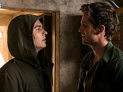 Fear the Walking Dead: 3x06 „Red Dirt” - zdjęcia promocyjne