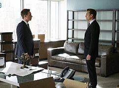 W garniturach: 7x01 „Skin in the Game” - zdjęcia promocyjne