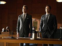 W garniturach: 7x04 „Divide and Conquer” - zdjęcia promocyjne