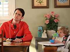 Playing House: 3x04 „Paging Dr. Yes Please” - zdjęcia promocyjne