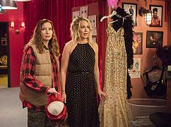 Playing House: 3x08 „Reverse the Curse” - zdjęcia promocyjne