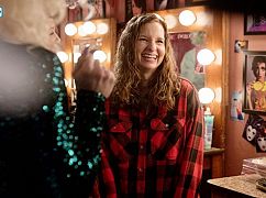 Playing House: 3x08 „Reverse the Curse” - zdjęcia promocyjne