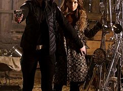 Wynonna Earp: 2x05 „Let's Pretend We're Strangers” - zdjęcia promocyjne