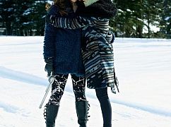 Wynonna Earp: 2x07 „Everybody Knows” - zdjęcia promocyjne