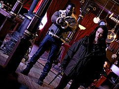 Wynonna Earp: 2x06 „Whiskey Lullaby” - zdjęcia promocyjne