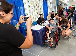 Comic-Con 2017: Panel serialu „Stitchers”