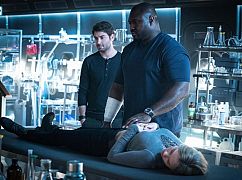 Zoo: 3x06 „Oz Is Oz” - zdjęcia promocyjne