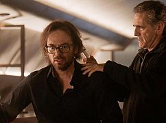 Zoo: 3x08 „Stakes on a Plane ” - zdjęcia promocyjne