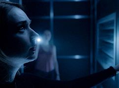 Zoo: 3x08 „Stakes on a Plane ” - zdjęcia promocyjne