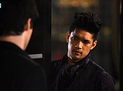 Shadowhunters: 2x18 „Awake, Arise, or Be Forever Fallen” - zdjęcia promocyjne