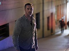 Somewhere Between: 1x04 „Fate Takes a Holiday” - zdjęcia promocyjne