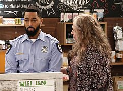 Zdjęcia promocyjne 1 sezonu serialu „Disjointed”