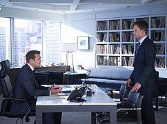 W garniturach: 7x06 „Home to Roost” - zdjęcia promocyjne